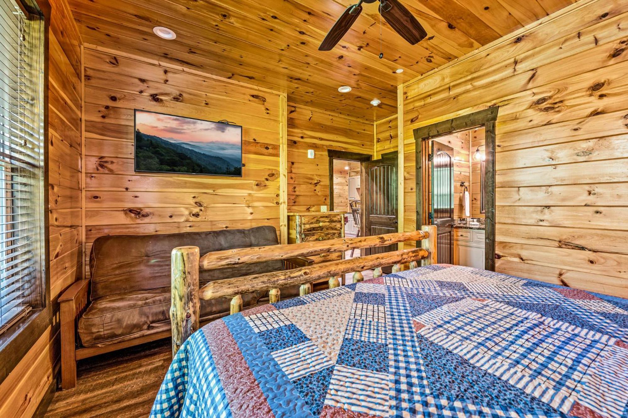The Mighty Crabapple Manor By Stony Brook Cabins Gatlinburg Exterior photo