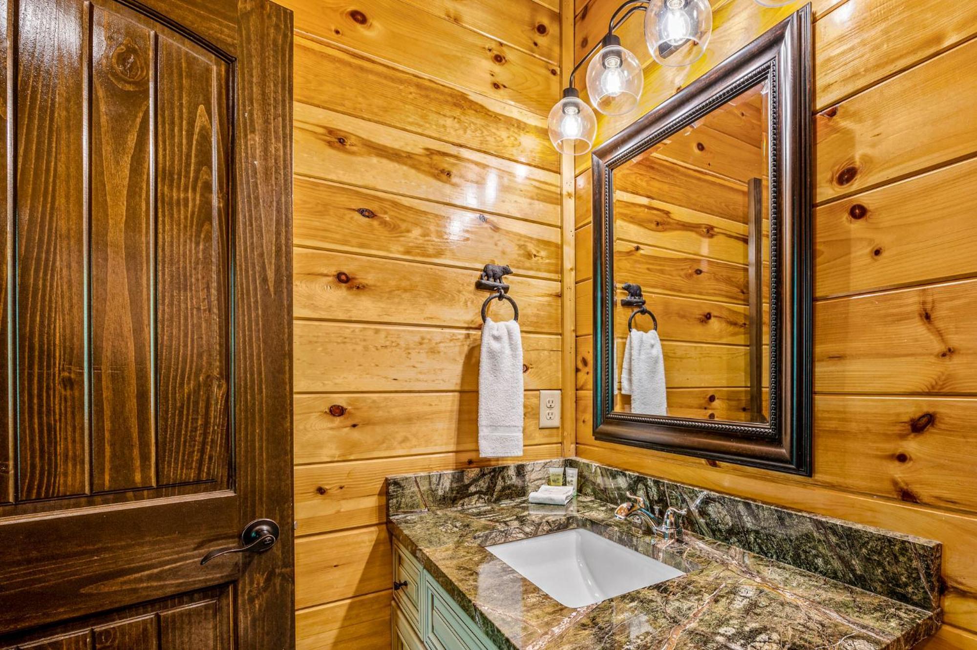 The Mighty Crabapple Manor By Stony Brook Cabins Gatlinburg Exterior photo